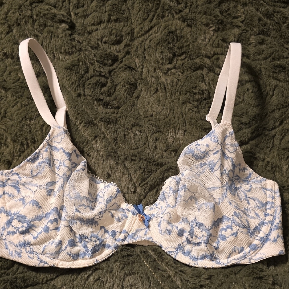 Victoria's Secret Blue and White Lace Bra